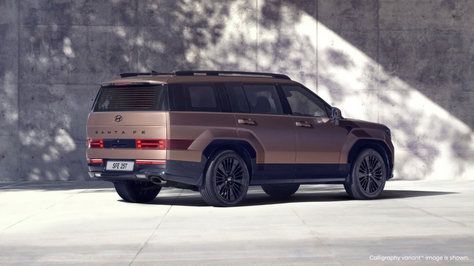 Hyundai_Santafe_ICE_2025_Exterior_Hotspot_Distinct_tailgate_965x542.jpg
