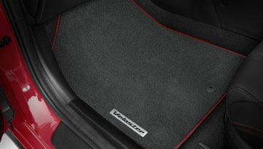 Hyundai_Veloster_accessories_FloorMatsRedStitch_igniteflame_369x210.jpg