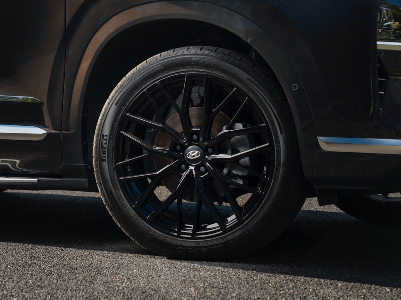 Hyundai_Accessories_Santa-Fe_20-inch-Busan-Alloys-1_800x600.jpg