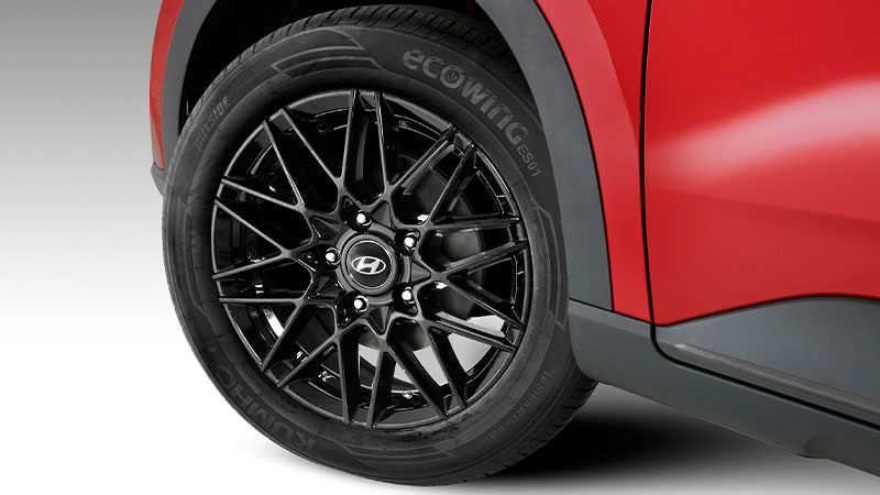 Hyundai_Venue_accessories_wonju_alloy_wheel_800x450.jpg